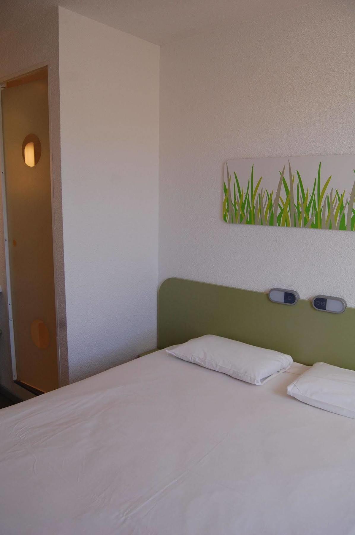 Ibis Budget Marseille Vitrolles فيتروي المظهر الخارجي الصورة